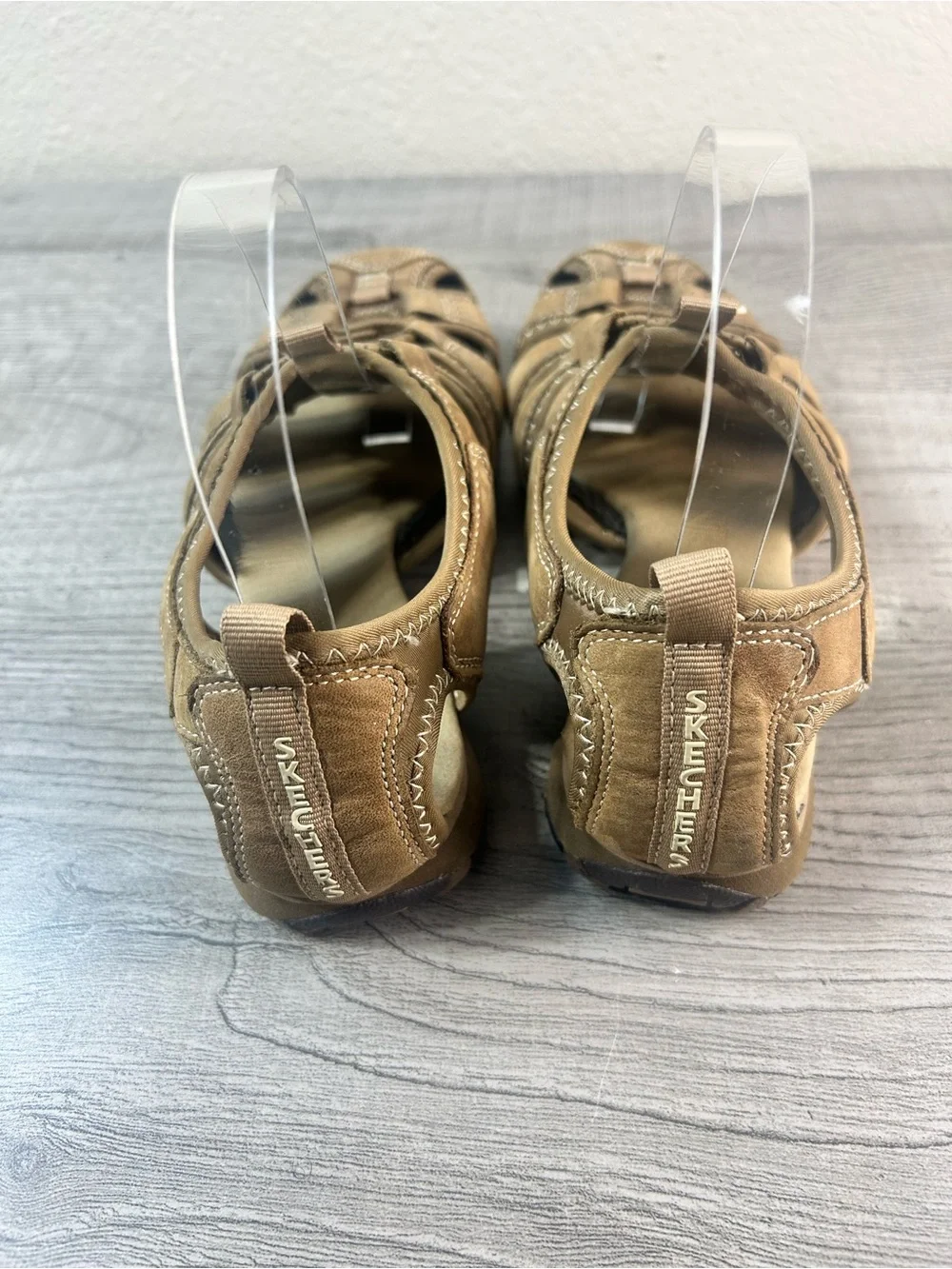 Skechers Tan Suede Closed-Toe Outdoor Fisherman Sandals Women’s Size 9